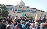 چهارمین روز تحصن اردنیها مقابل سفارت اسرائیل چهارمین روز تحصن اردنیها مقابل سفارت اسرائیل