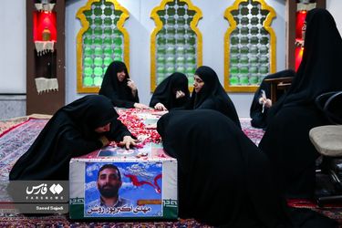 وداع با پیکر شهید مهدی اکبرپور روشن/گزارش تصویی