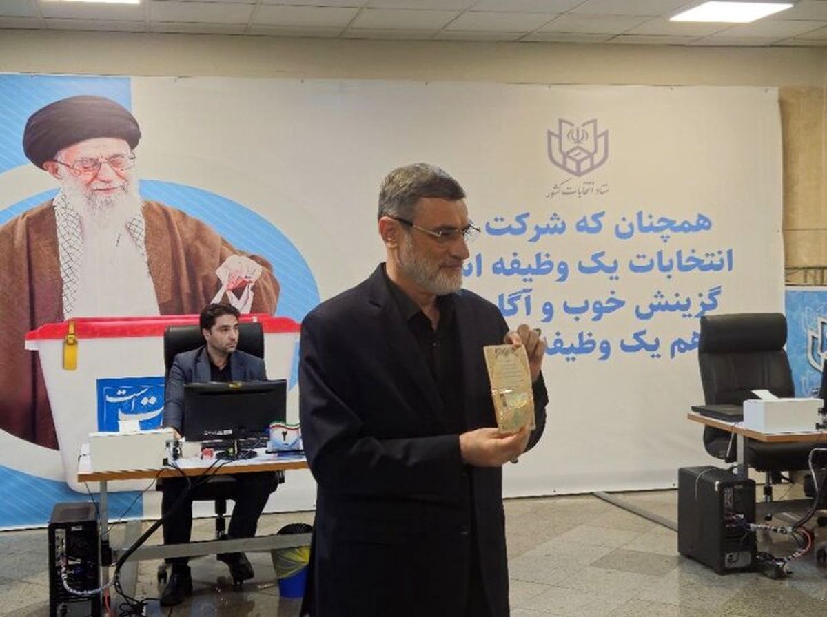 
قاضی زاده هاشمی: شهید رییسی شبانه روزی در حال خدمت بود
