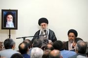 رهبر انقلاب:جهت‌گیری‌های انقلاب باید به طور کامل در وزارت اطلاعات حفظ شود