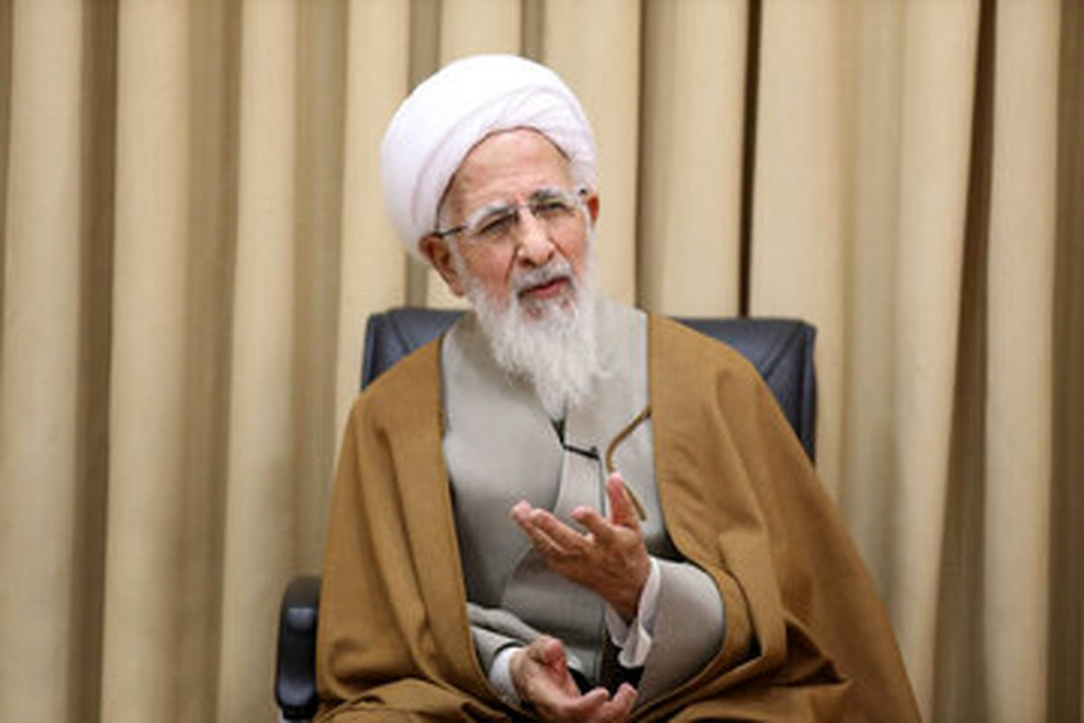  آیت‌الله جوادی آملی: امروز ریختن خون ترامپ و صهیونیست‌ها خواستهٔ امام زمان است.
