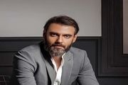 «رخ به رخ» با امیرعلی دانایی؛ از کلاه پهلوی تا اجرای تلویزیونی