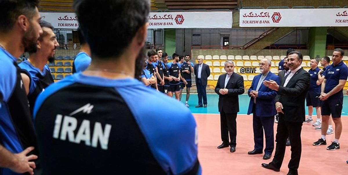 بازدید مسئولان فدراسیون والیبال از امکانات ارومیه 