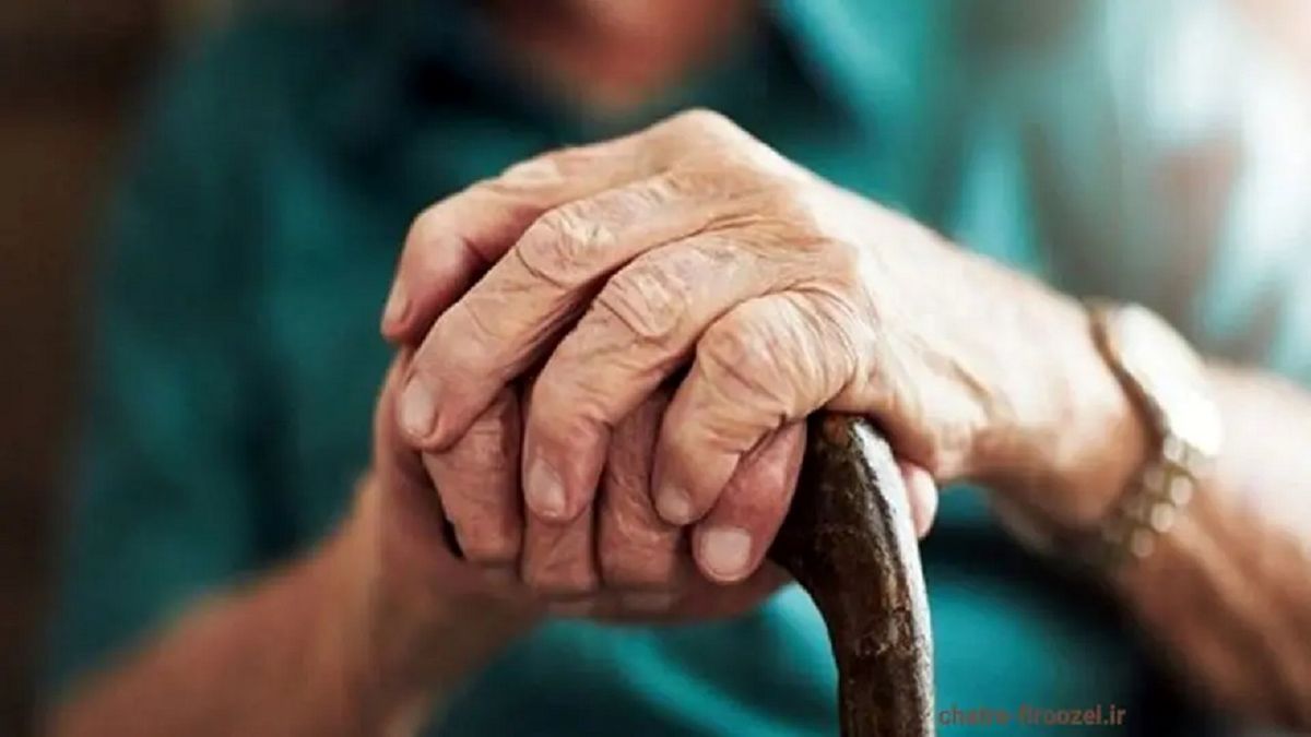  درگیری لفظی بر سر حقوق بازنشستگان روی آنتن زنده 