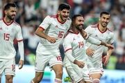  تشویق هواداران تیم ملی فوتبال  پشت درهای استادیوم محمد بن‌زاید/ تصاویر