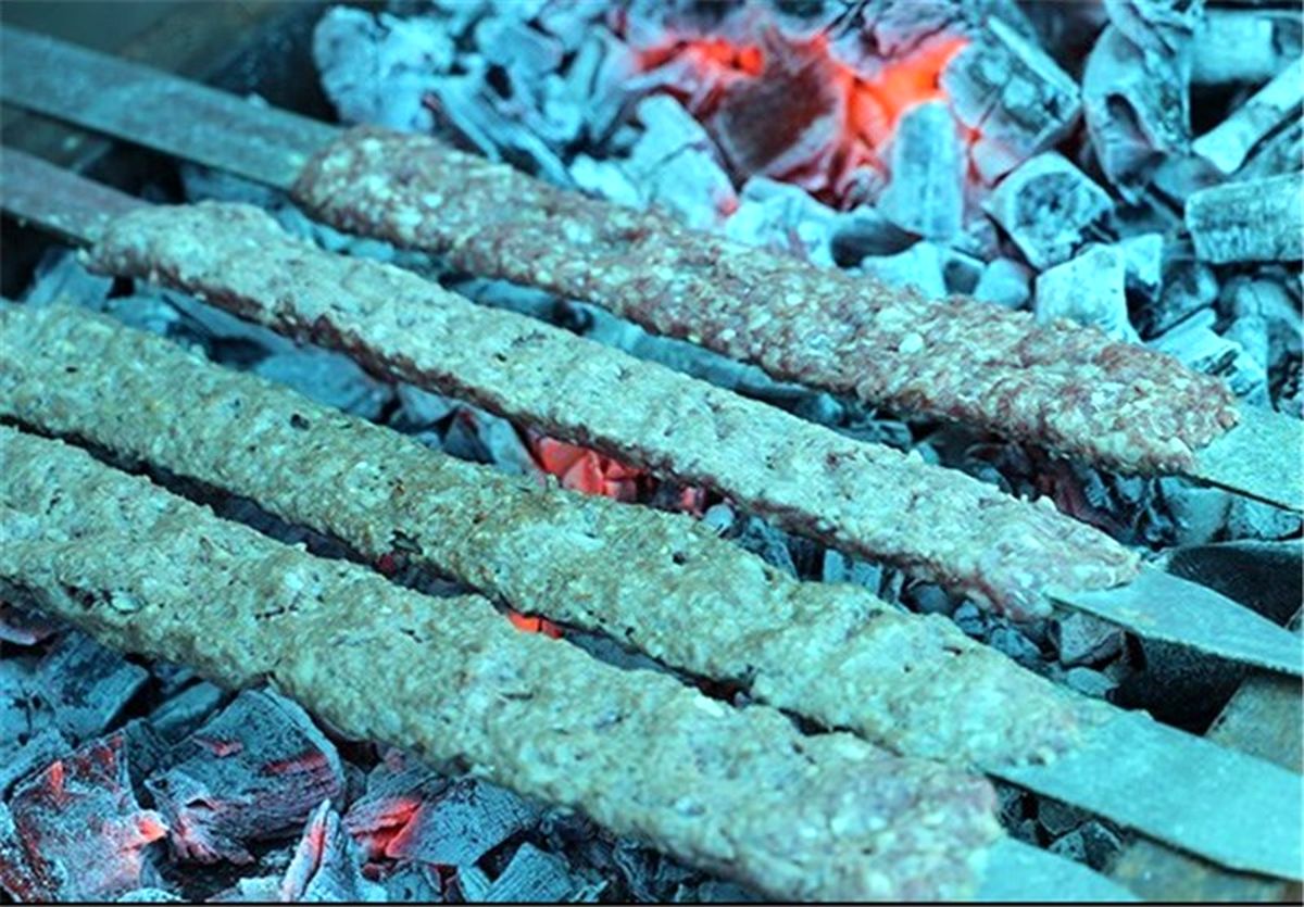 کباب کوبیده یا  احشاء حیوانی و گوشت‌های فاسد؟