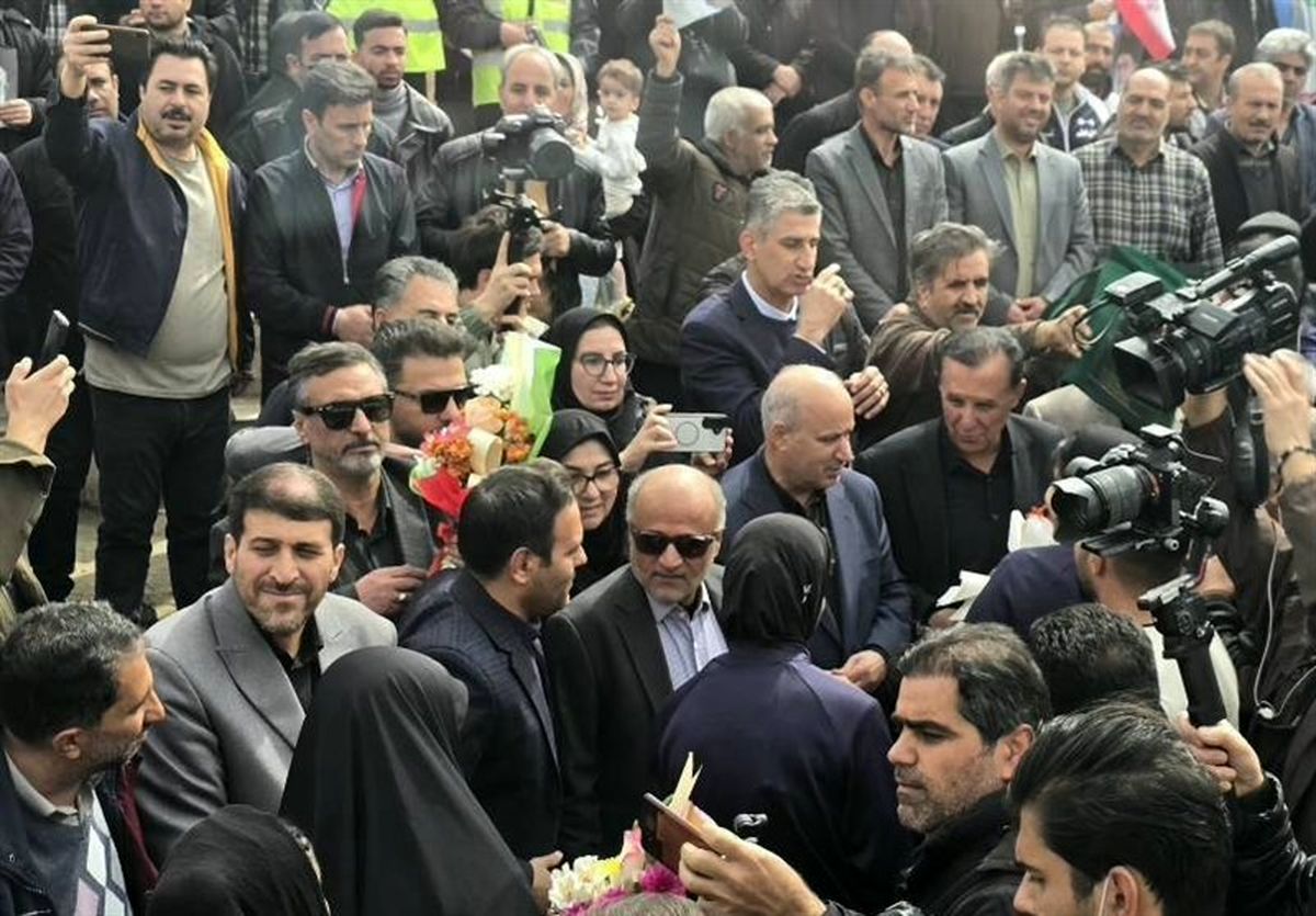 تجلیل از بانوان ملی‌پوش فوتبال ایران توسط تاج و مسئولان زنجان