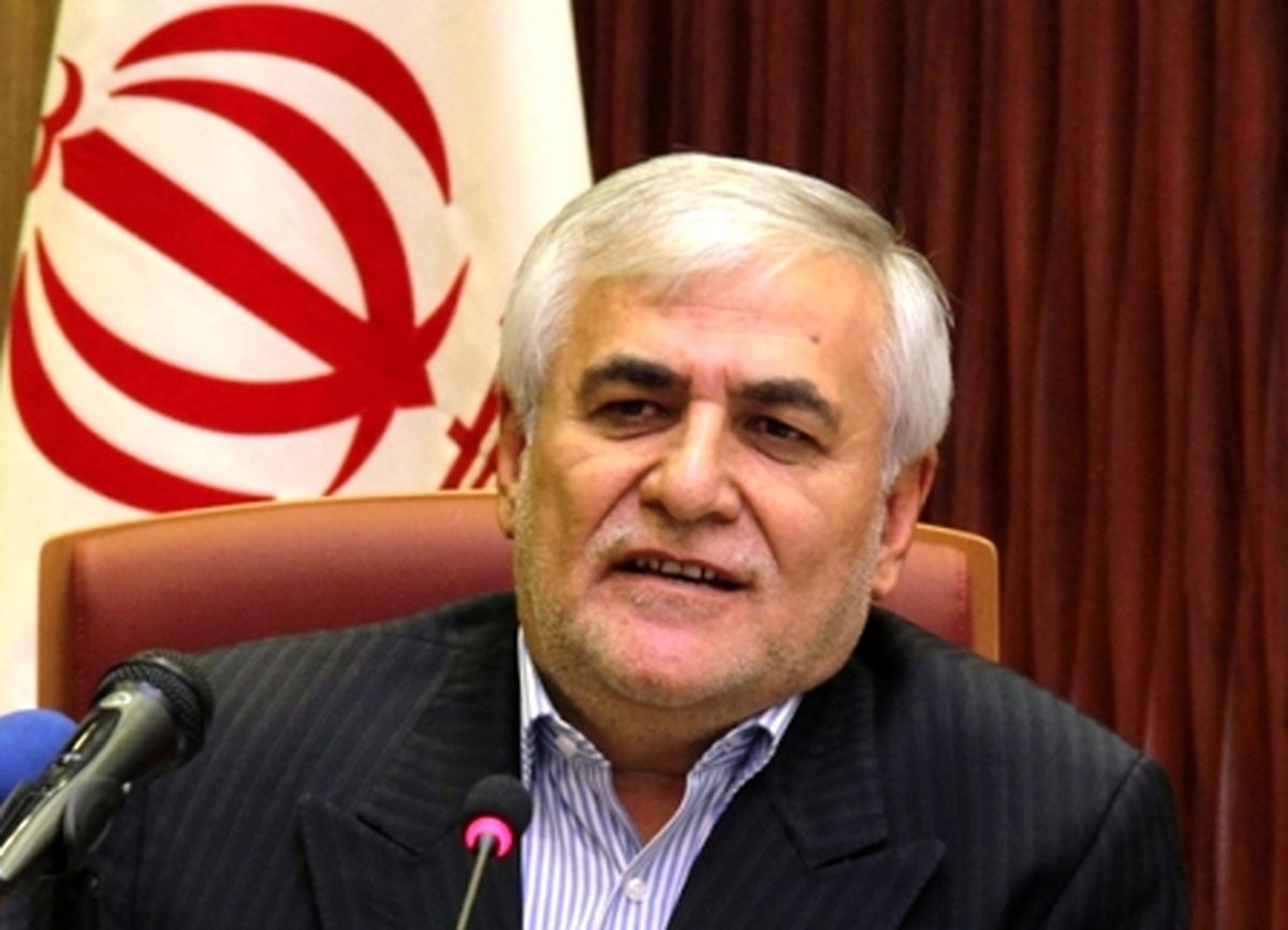 گناه حقوق‌ نجومی صفدر هم گردن احمدی نژاد افتاد