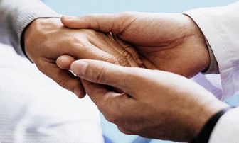 علت آبی شدن رنگ ناخن + درمان