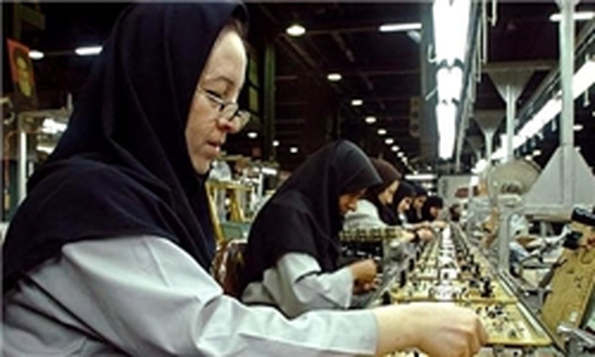 ساعات کار بانوان کاهش می‌یابد