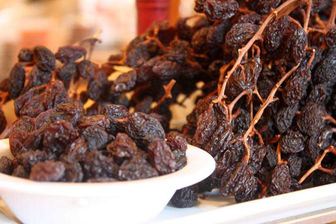 میزان مصرف روزانه کشمش چقدر باشد؟