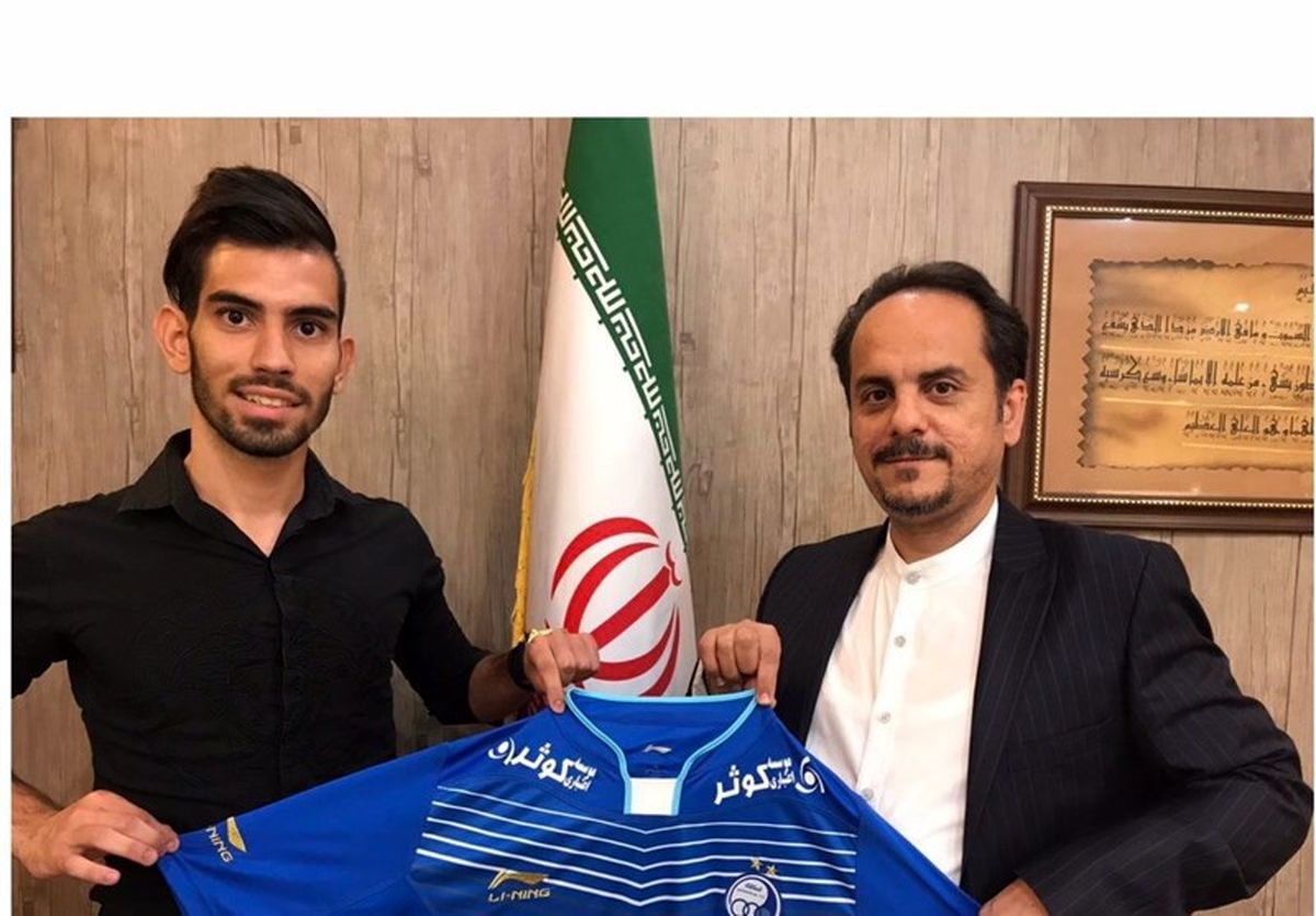 نجفی قراردادش را با استقلال تمدید کرد
