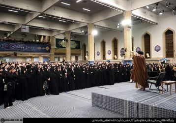 دیدار هزاران نفر از زنان و دختران با رهبر انقلاب/گزارش تصویری
