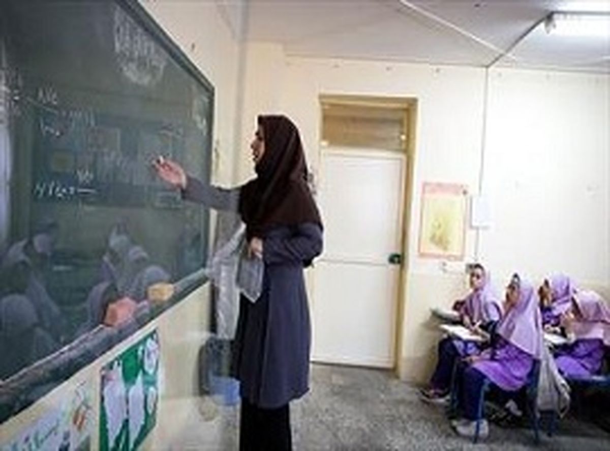 نقل و انتقال فرهنگیان به ۱۰ خرداد موکول شد 