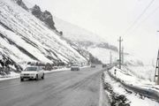برف و باران در جادههای ۱۳ استان