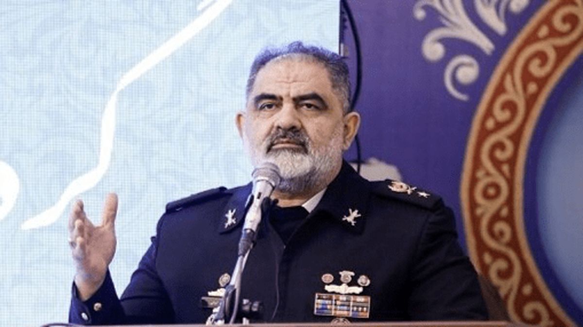 دریادار ایرانی:‌ خوک زرد آمریکایی دربارۀ ملت ایران اشتباه کرد 