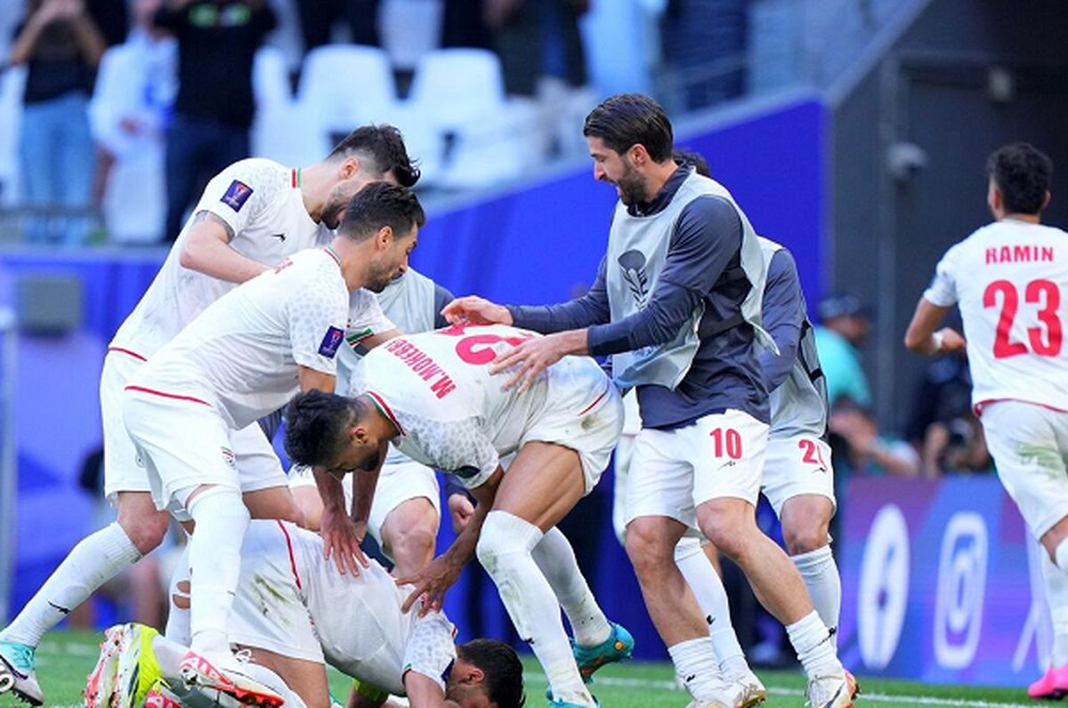 لحظه ورود اتوبوس تیم ملی ایران