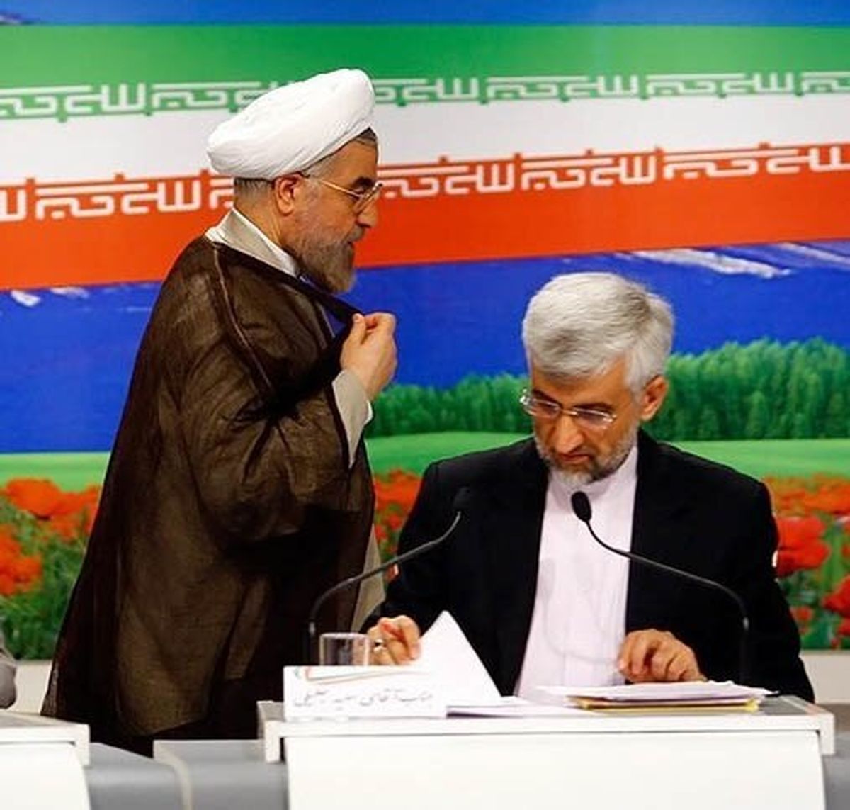 مناظره روحانی و جیلی؟/ آقای جلیلی و روحانی مراقب باشید دشمن سوء استفاده نکند!