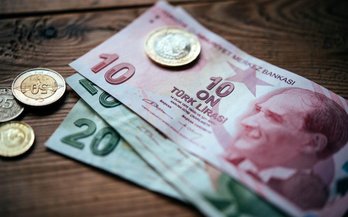 سقوط شدید ارزش لیر ترکیه برابر دلار
