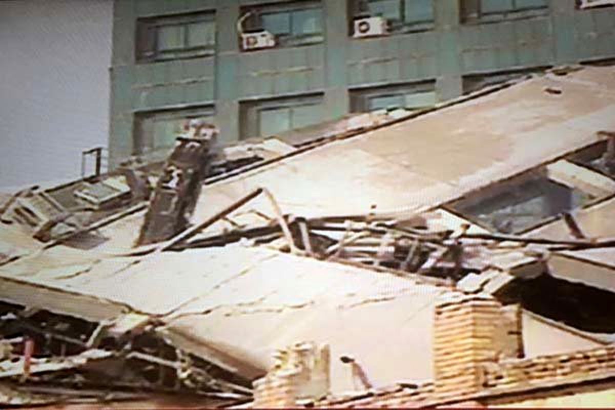  مصدمان آتش سوزی پلاسکو تحویل اورژانس شدند