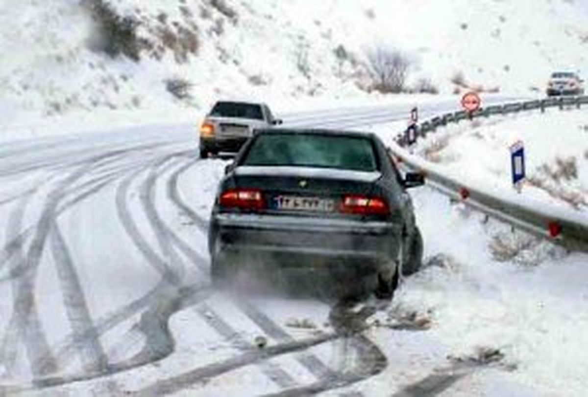 بارش برف در محورهای ارتباطی آذربایجان غربی

