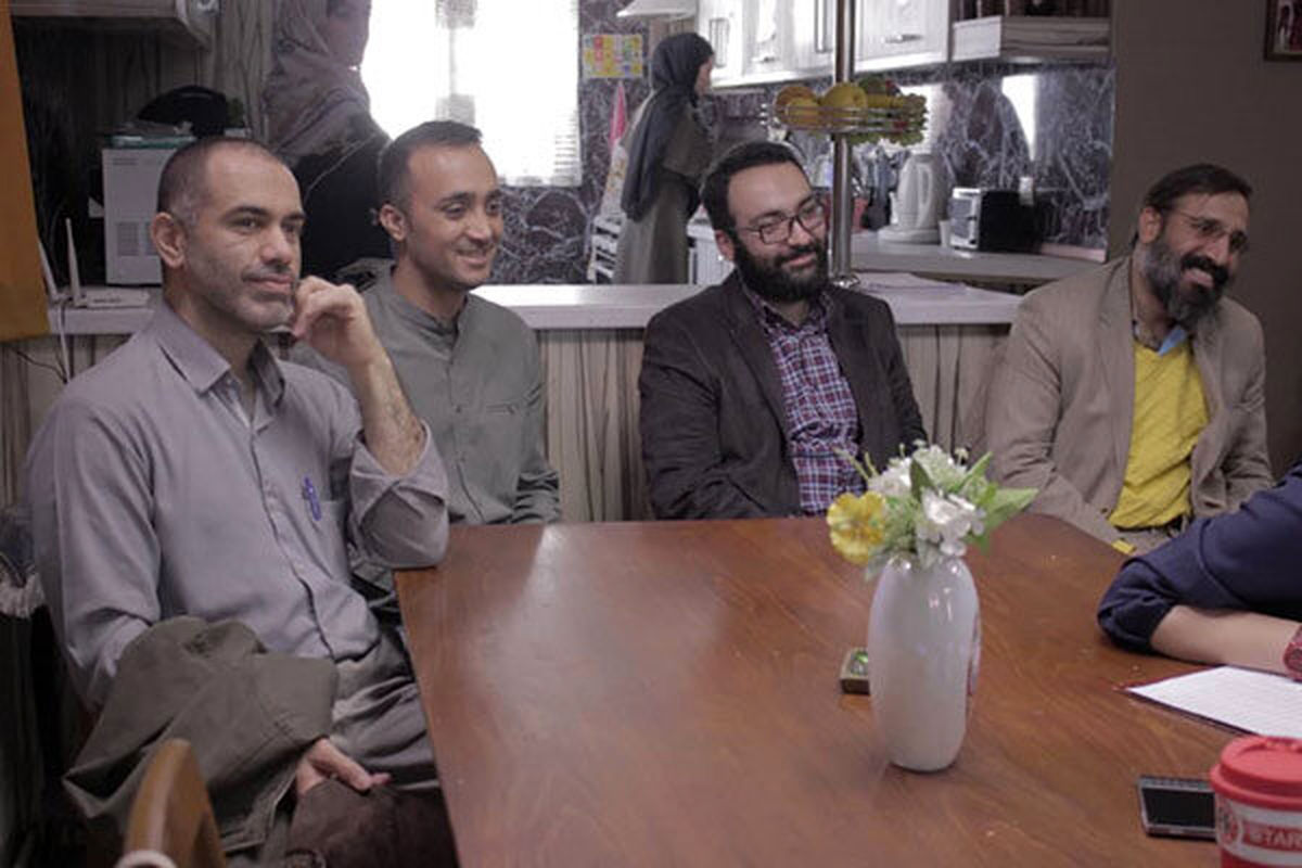 بازدید مدیر شبکه 5 از پشت صحنه سریال «پدر پسری»
