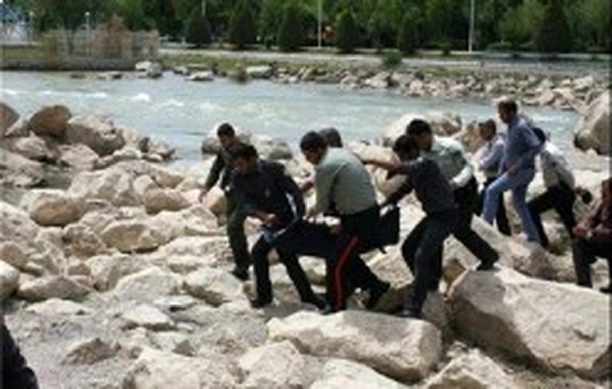 ۱۲۰ ثانیه تلاش زندگی دوباره به زن ۶۵ ساله غرق شده در زاینده‌رود بخشید 