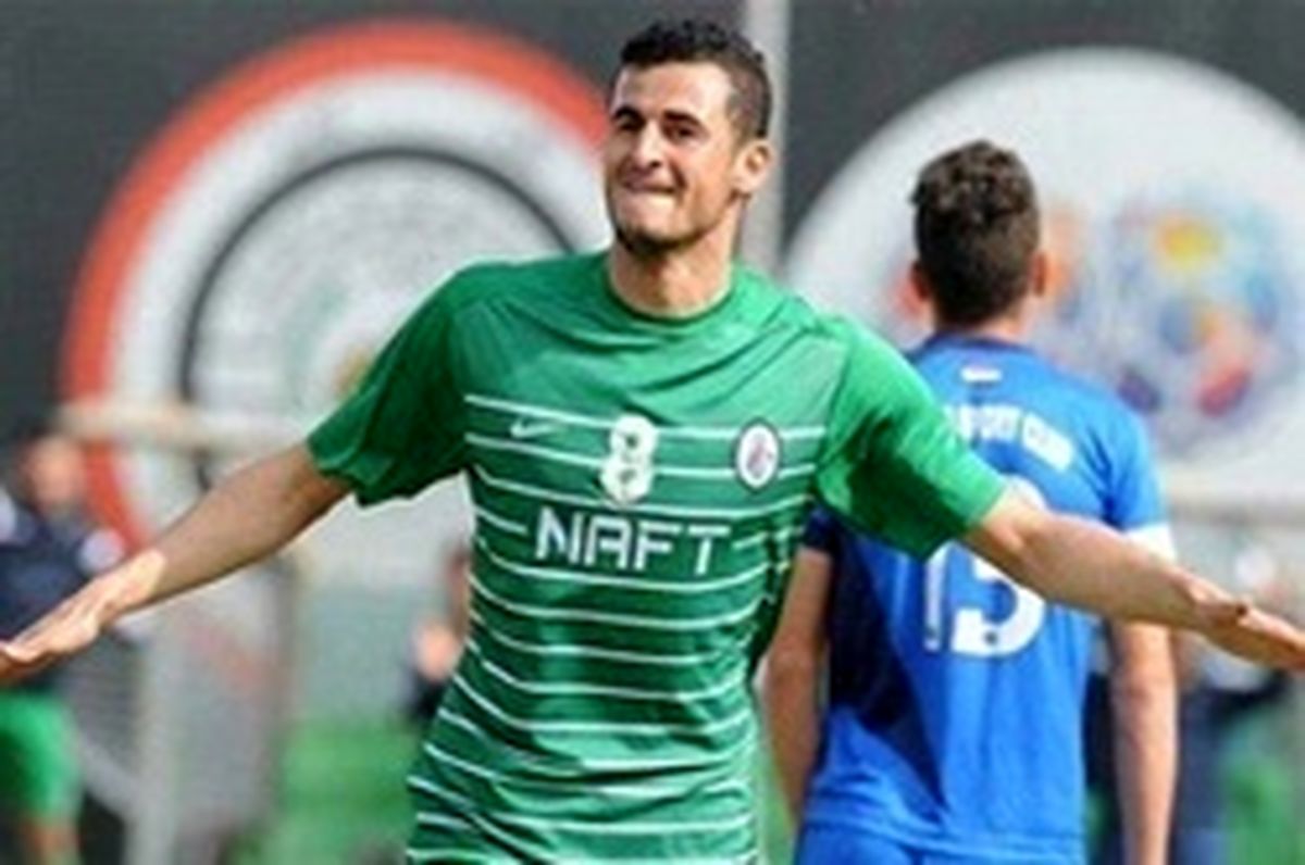 بازیکنی که پرسپولیسی ها از چنگ استقلال درآوردند!