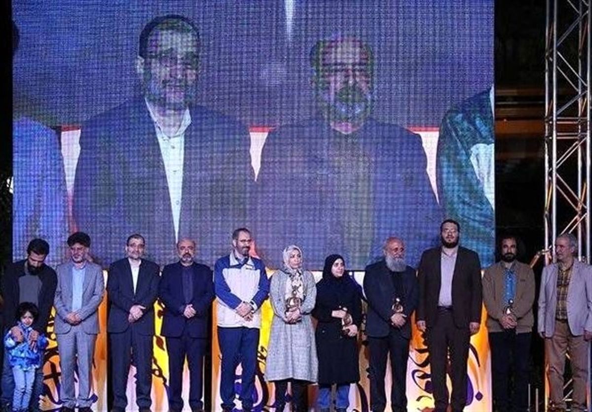 چهره‌های سال هنر انقلاب اسلامی در رشته‌های گوناگون تجلیل شدند