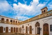 سهراب سپهری میزبان شاعران معاصر می‌شود