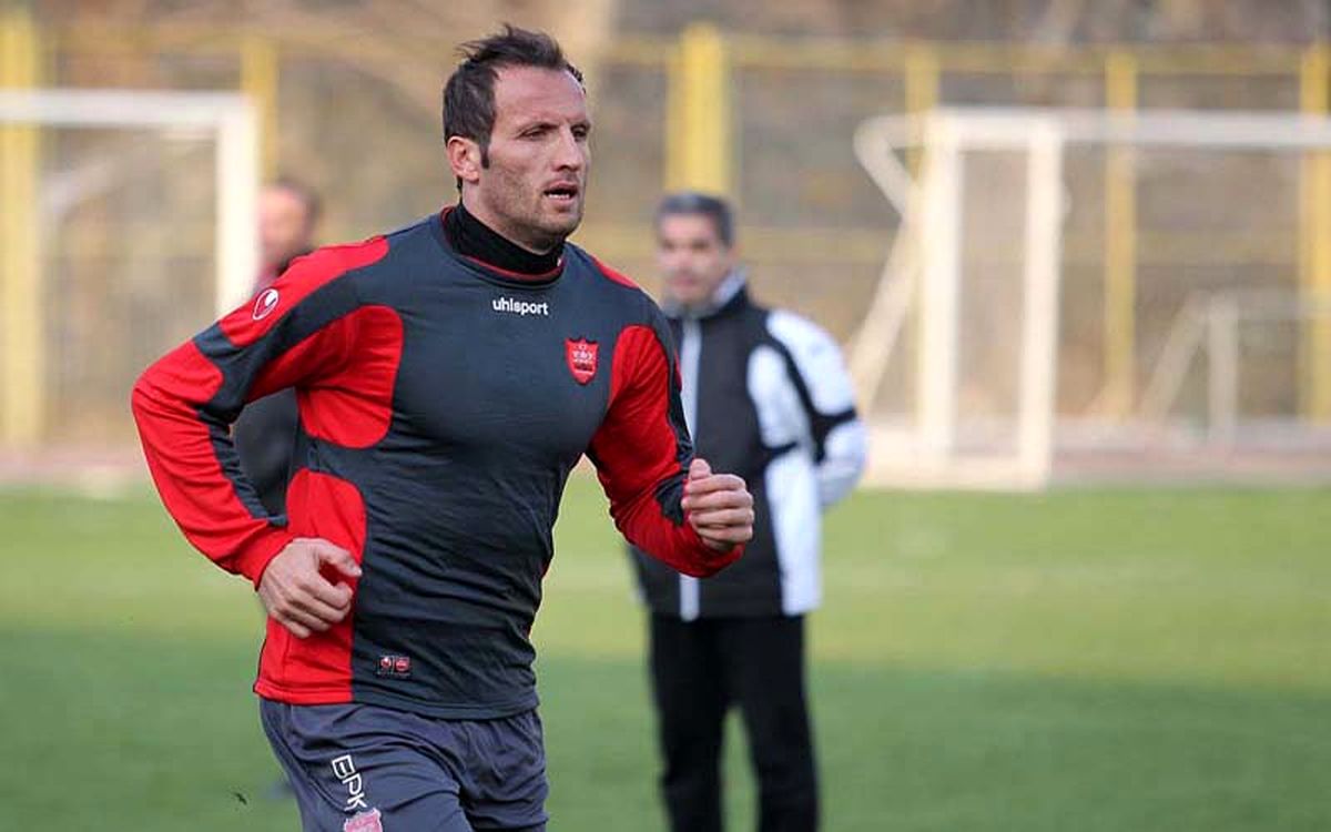 سیاه جامگان به دنبال جذب مدافع سابق پرسپولیس