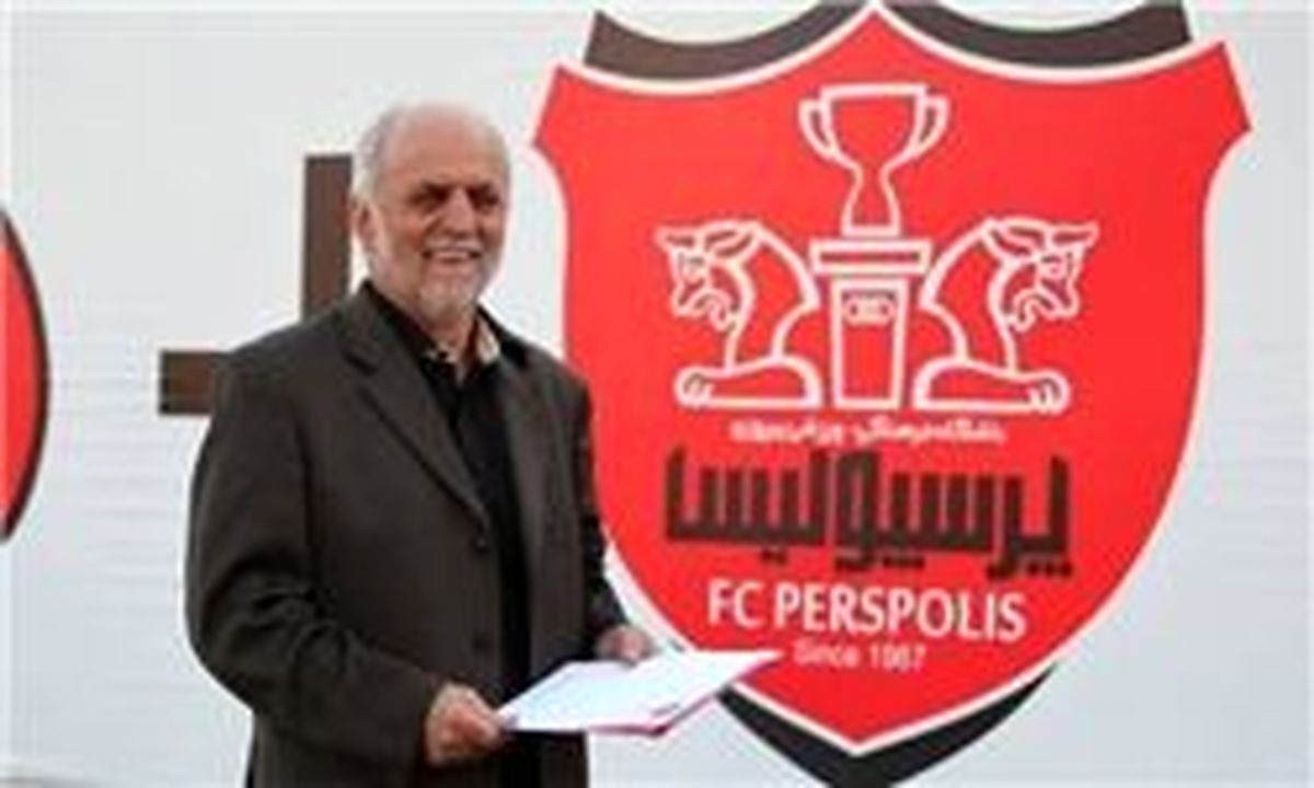 خوردبین: رفیعی در ایران برای پرسپولیس بازی می‌کند
