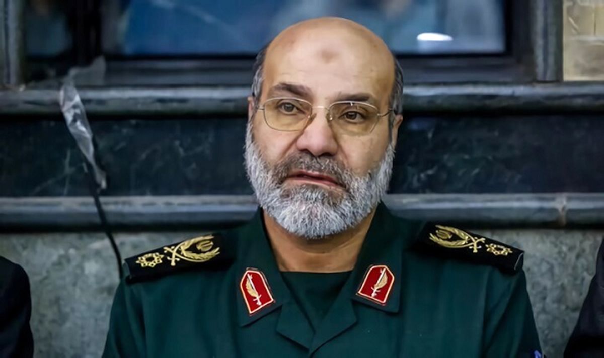 حضور سردار سلامی در منزل شهید زاهدی