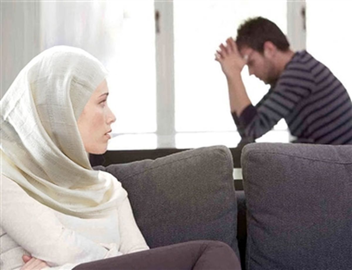 چگونه با همسر کنترل گر رفتار کنیم؟