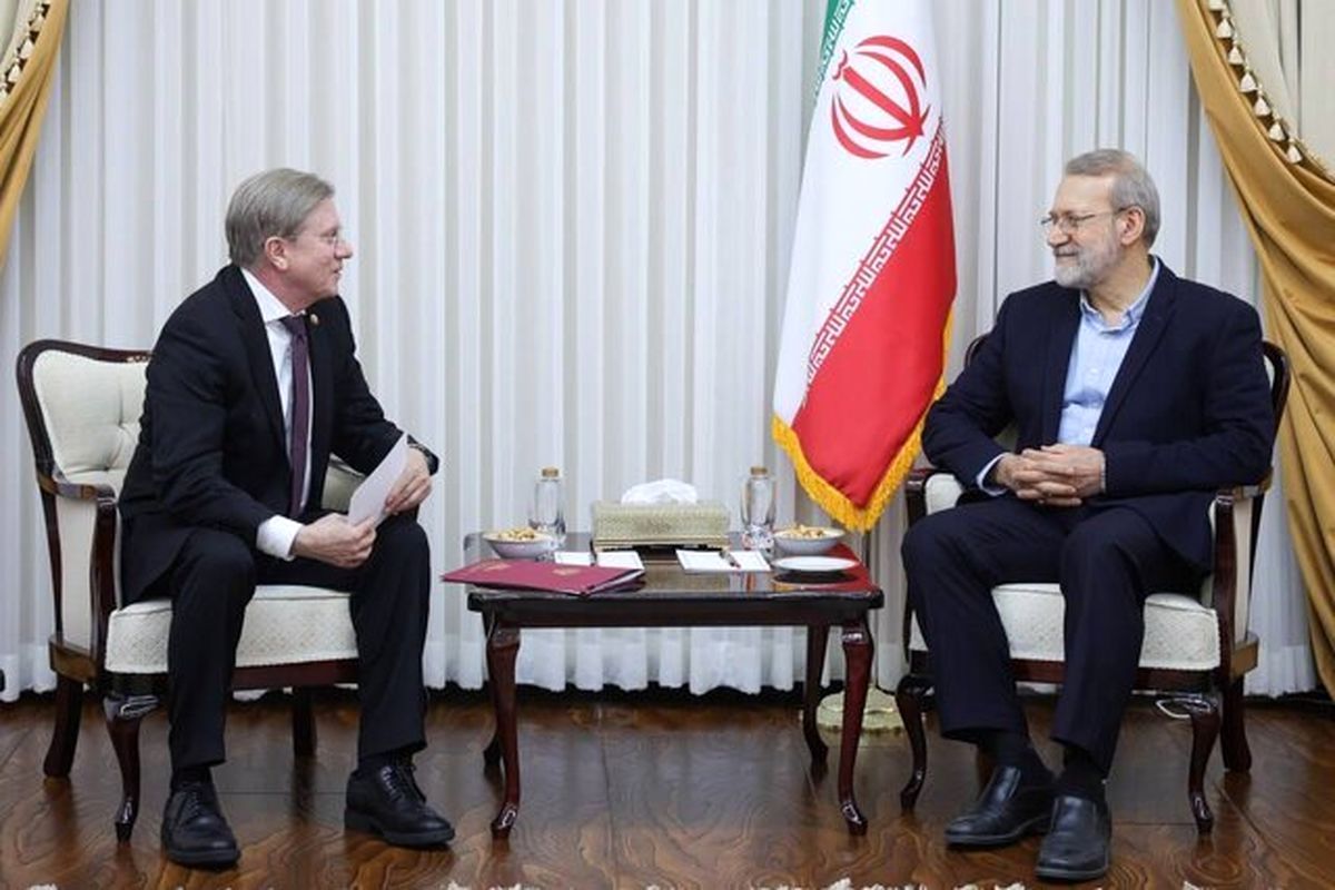 دیدار لاریجانی با مقام ارشد روسیه همزمان با سفر عراقچی به مسکو