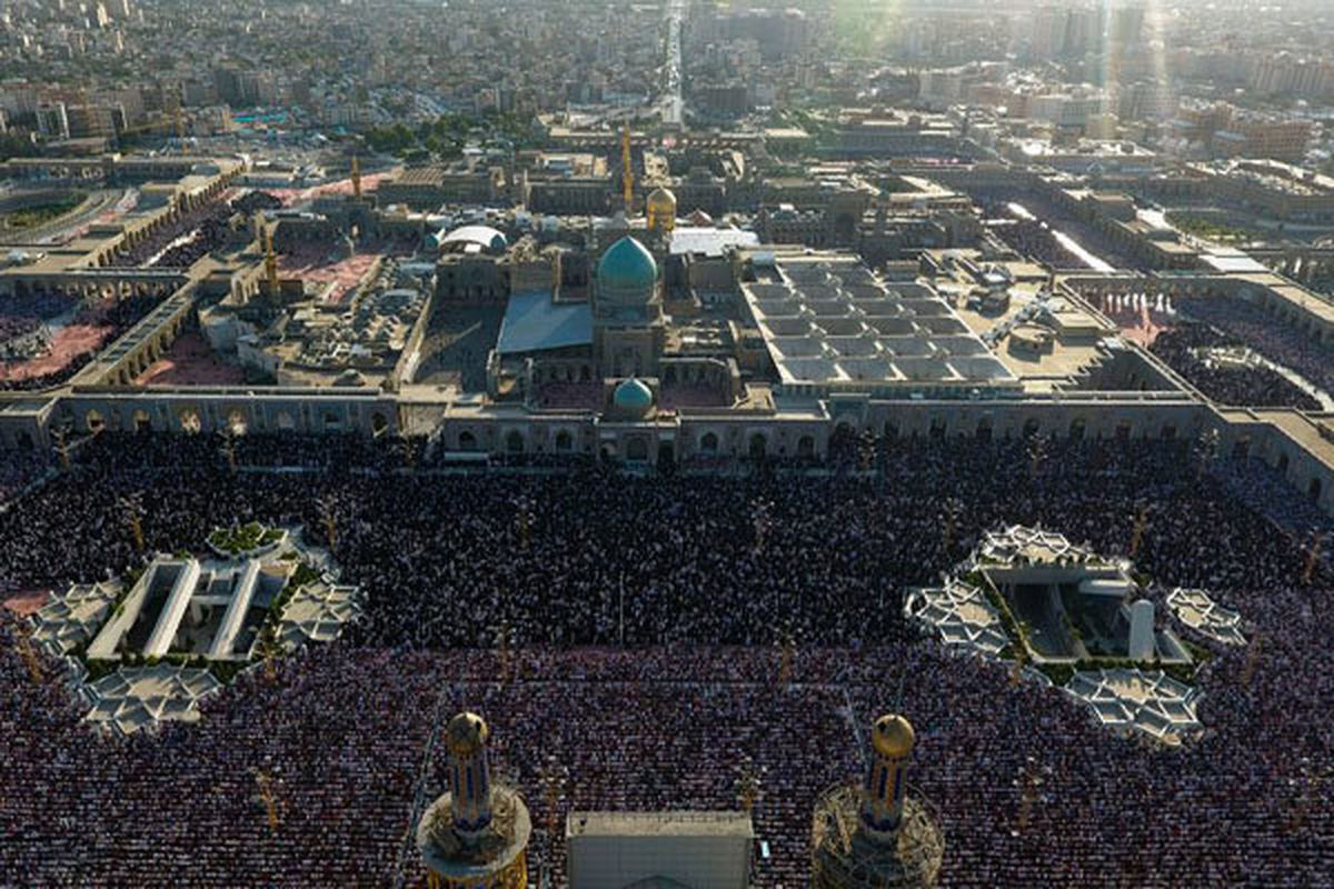 اعزام 700 نفربه زیارت امام رضا(ع) از عواید موقوفات