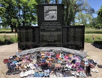 تراژدی قتل عام کودکان بومی کانادا در آینه حقوق بشر