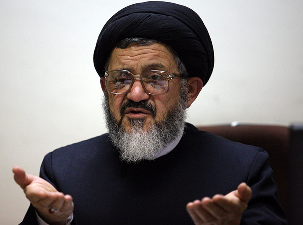 اکرمی: اگر آمریکا ادب داشته باشد، باید تعجب کرد