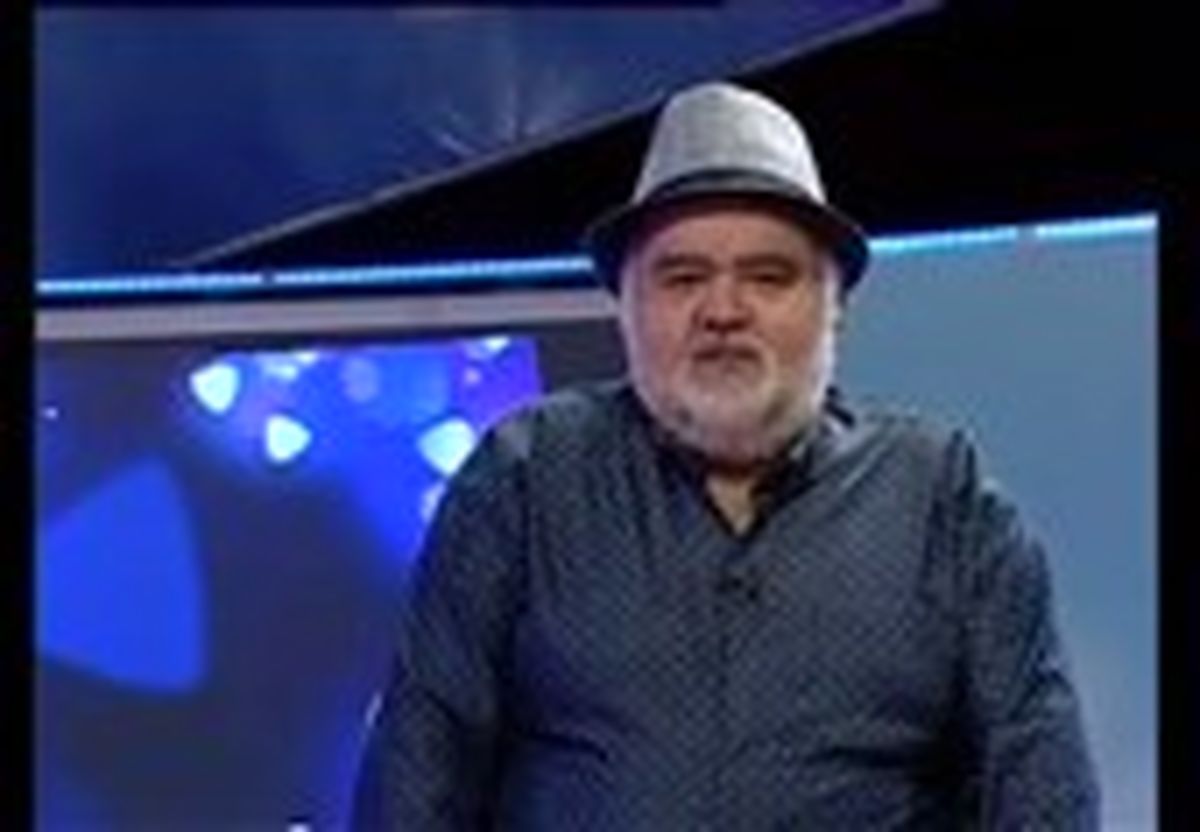 اکبر عبدی با خانواده‌اش به تلویزیون می‌رود