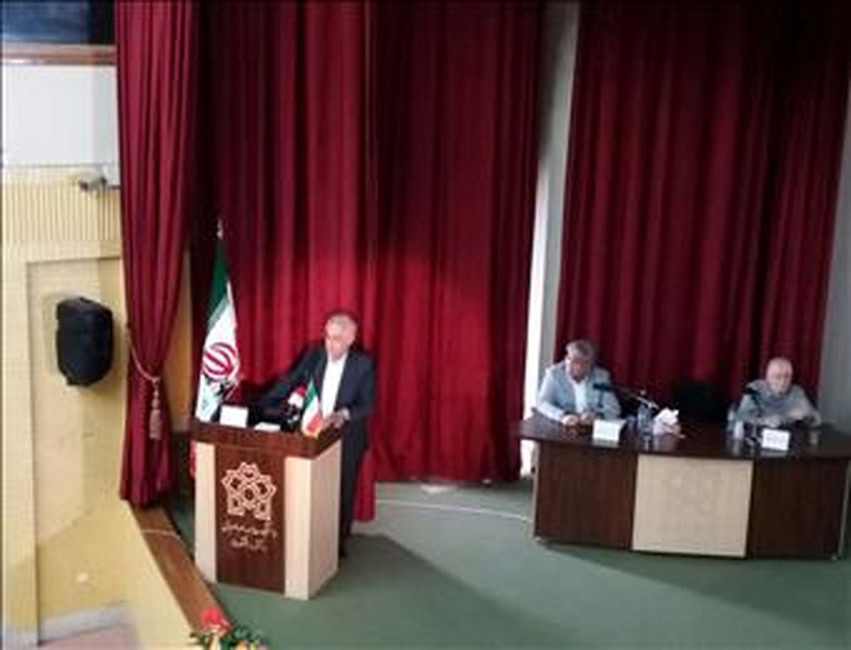 صنعت خودرو نداشتیم، سالی 12 میلیارد دلار باید خودرو وارد می کردیم
