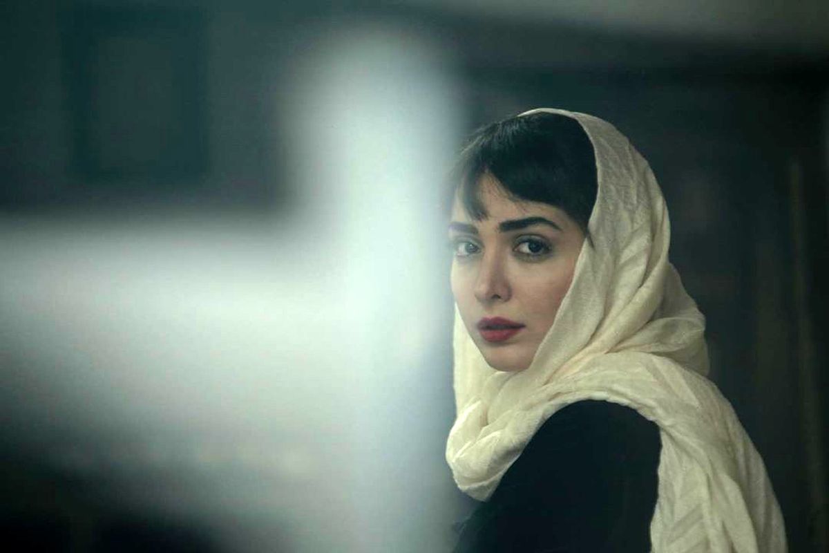 اشک در چشمان خانم بازیگر/ عکس