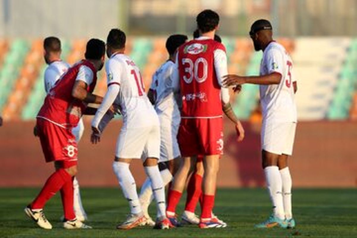 رقابت سخت پرسپولیس با سپاهان و تراکتور برای کسب عنوان قهرمانی