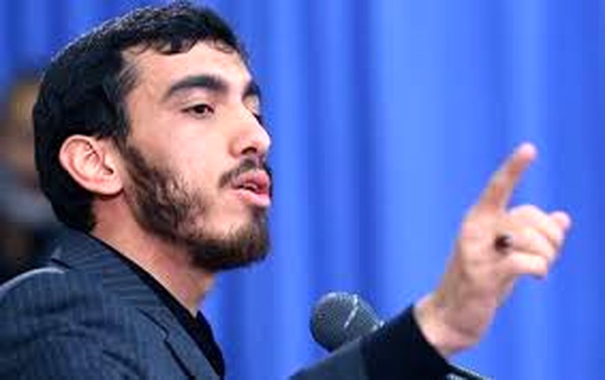 شعرخوانی انتقادی "مهدی رسولی" درباره عملکرد ضعیف دولت/ صوت