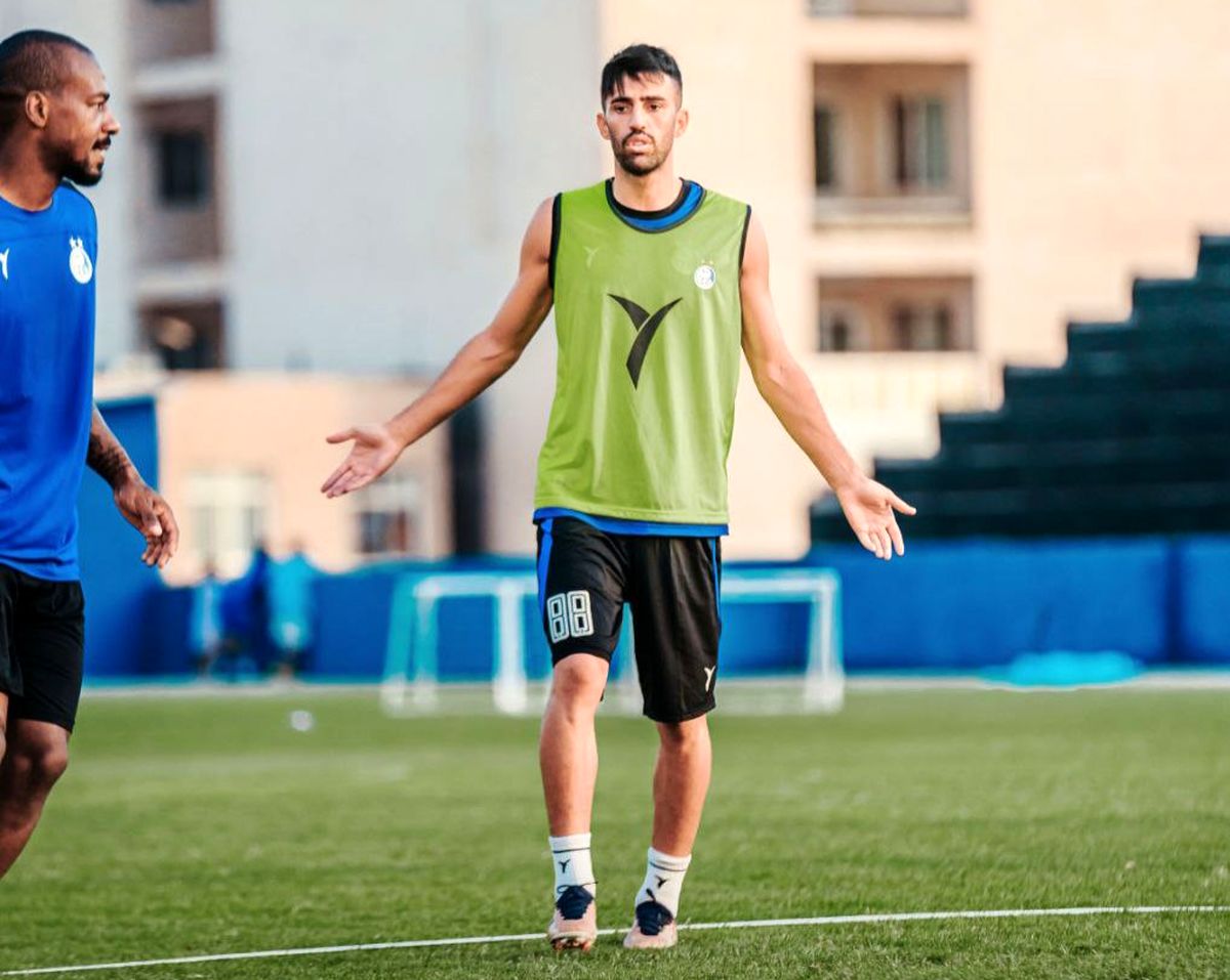 پوستر باشگاه استقلال، لج هواداران را درآورد

