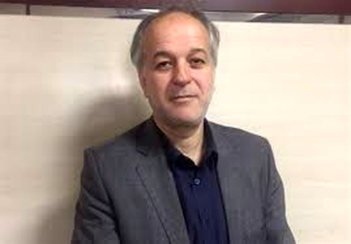 الیاسی: مثل شیر بالای سر تراکتور ایستاده‌ام