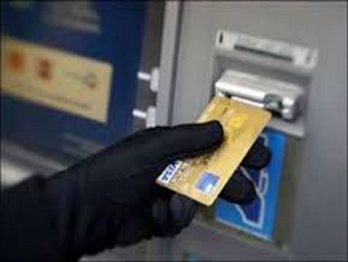 سرقت از کارت عابر بانک همسر در پرند