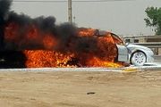 
خودروی مگان در آتش سوخت
