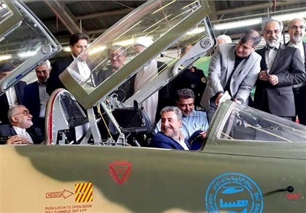 بازید رؤسای فعلی و سابق کمیسیون امنیت‌ملی از جنگنده "کوثر"+ عکس