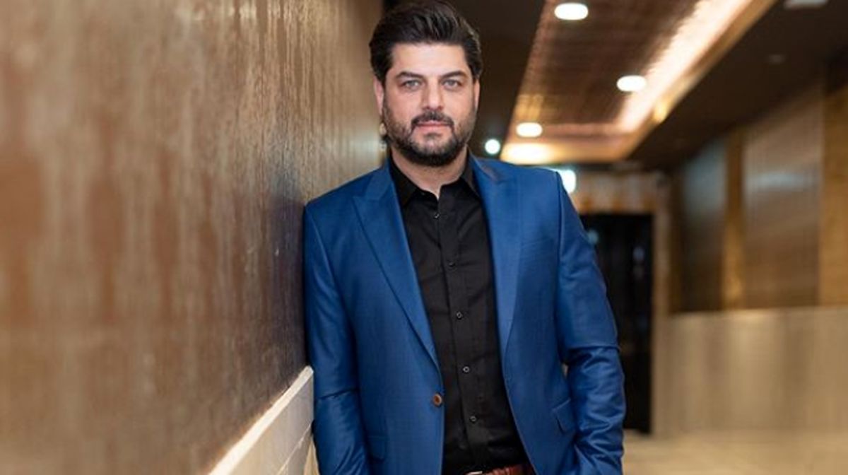 کت و شلوار آبی رنگ سام درخشانی
