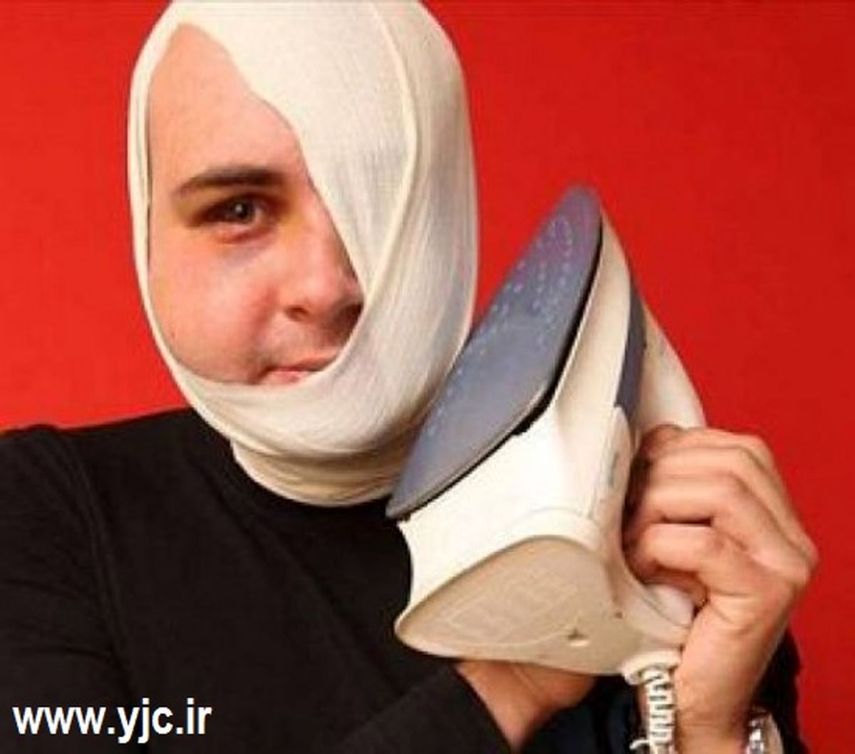 عاقبت جواب‌دادن اتو بجای تلفن + عکس